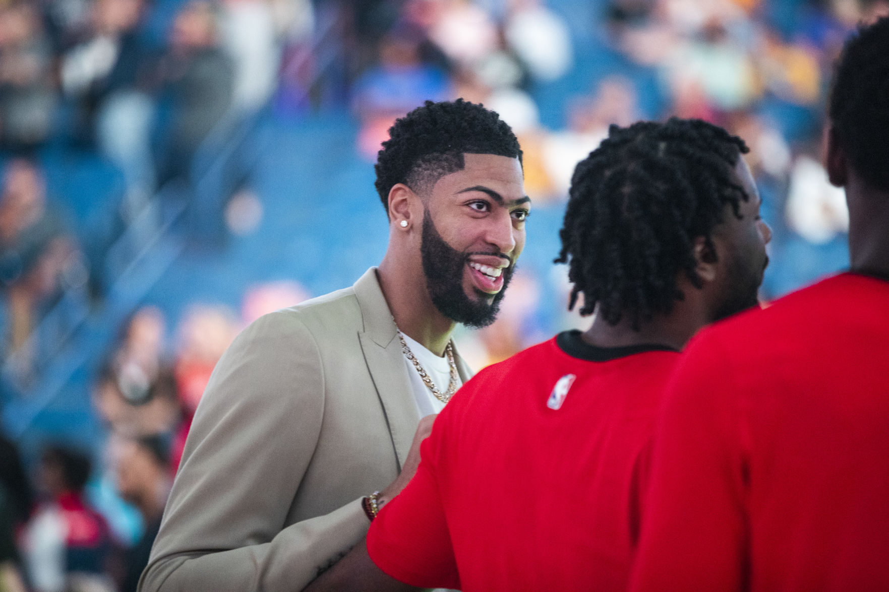 Report: Pelicans wish-list in Anthony Davis trade? Multiple all-stars, picks, likely a 3rd team